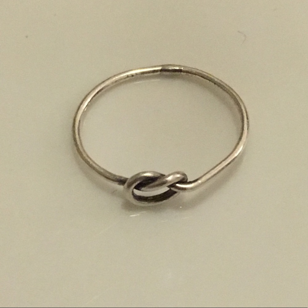 Dainty knot sterling silver ring size 5